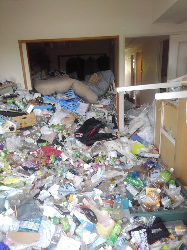 ゴミ屋敷の部屋の状態